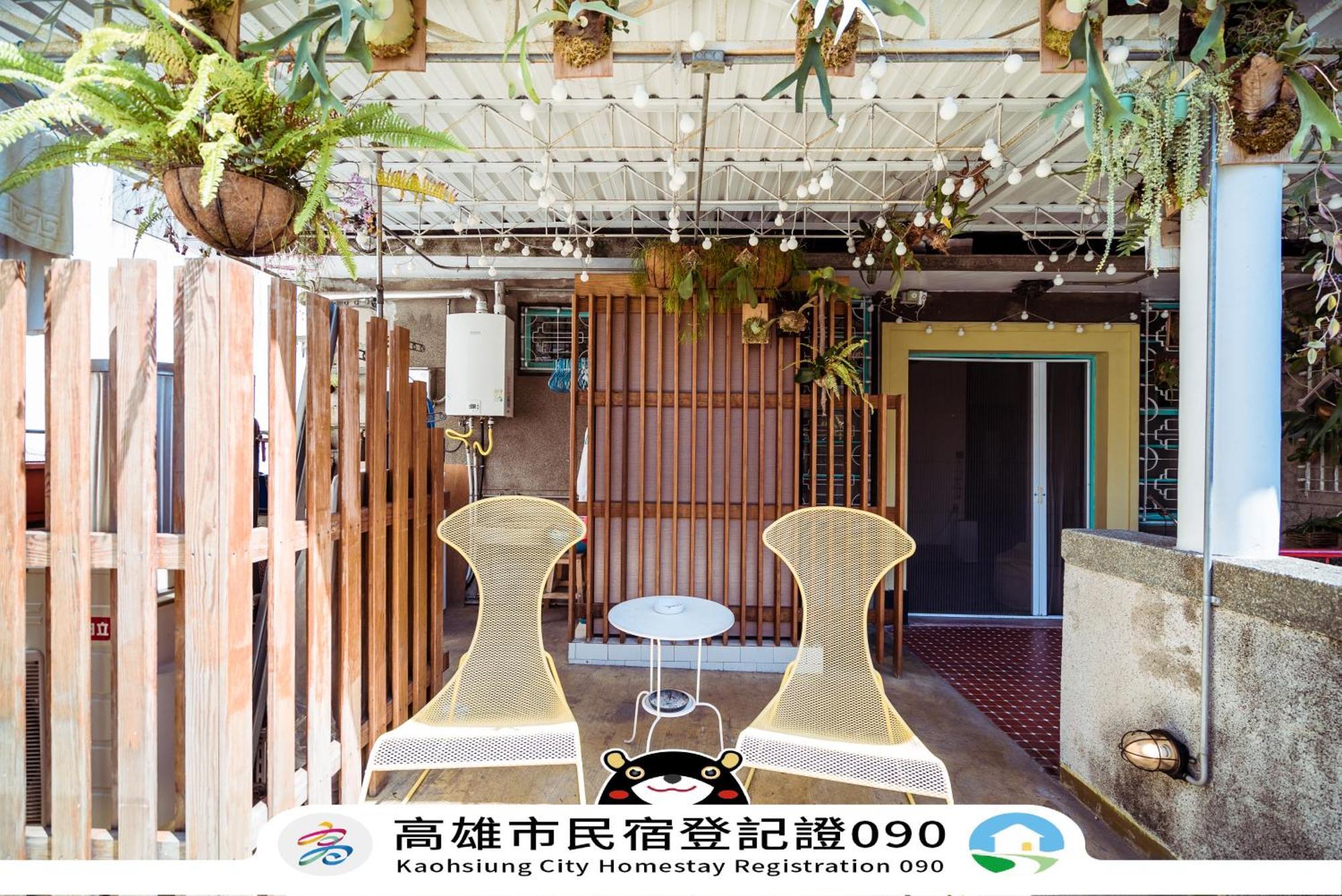 With Inn Hostel Kaohsiung Bagian luar foto