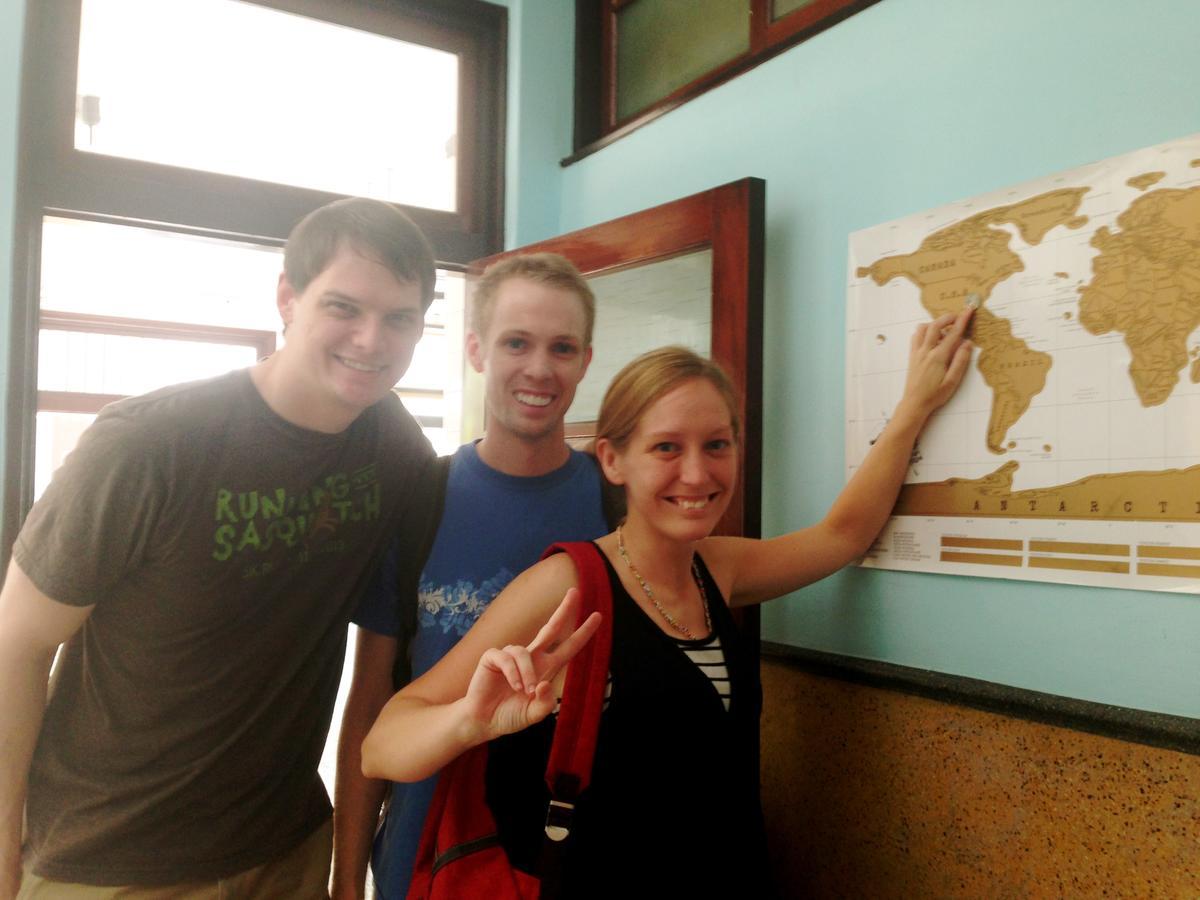 With Inn Hostel Kaohsiung Bagian luar foto