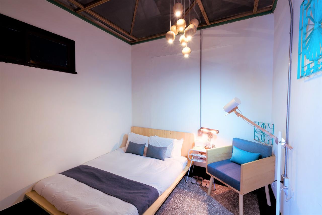 With Inn Hostel Kaohsiung Bagian luar foto
