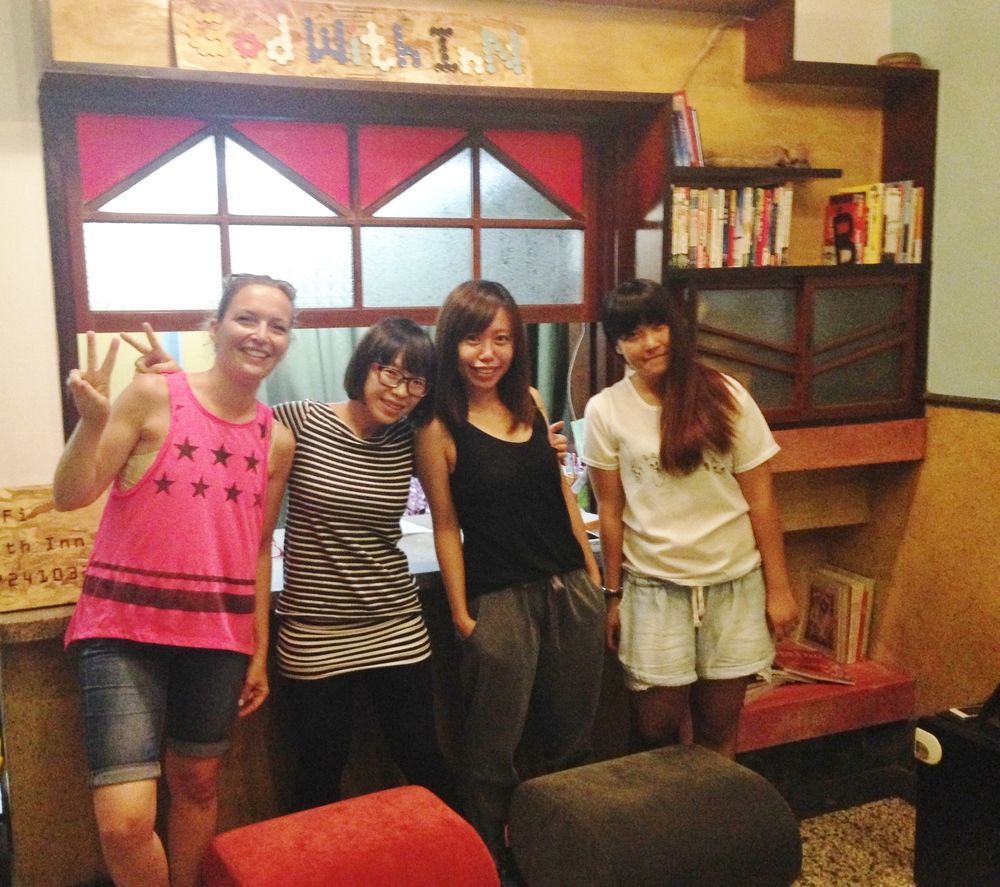 With Inn Hostel Kaohsiung Bagian luar foto