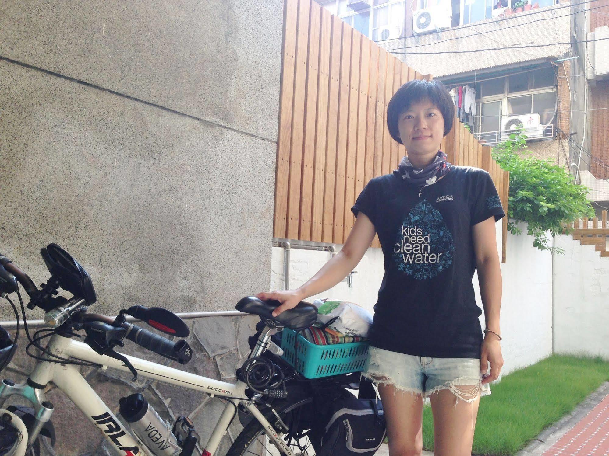 With Inn Hostel Kaohsiung Bagian luar foto